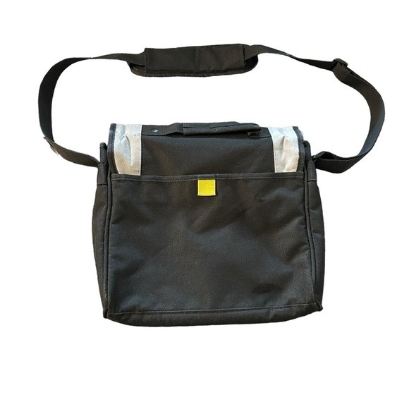 Targus Black Small Messenger Crossbody Laptop Nylon Bag - Picture 4 of 6